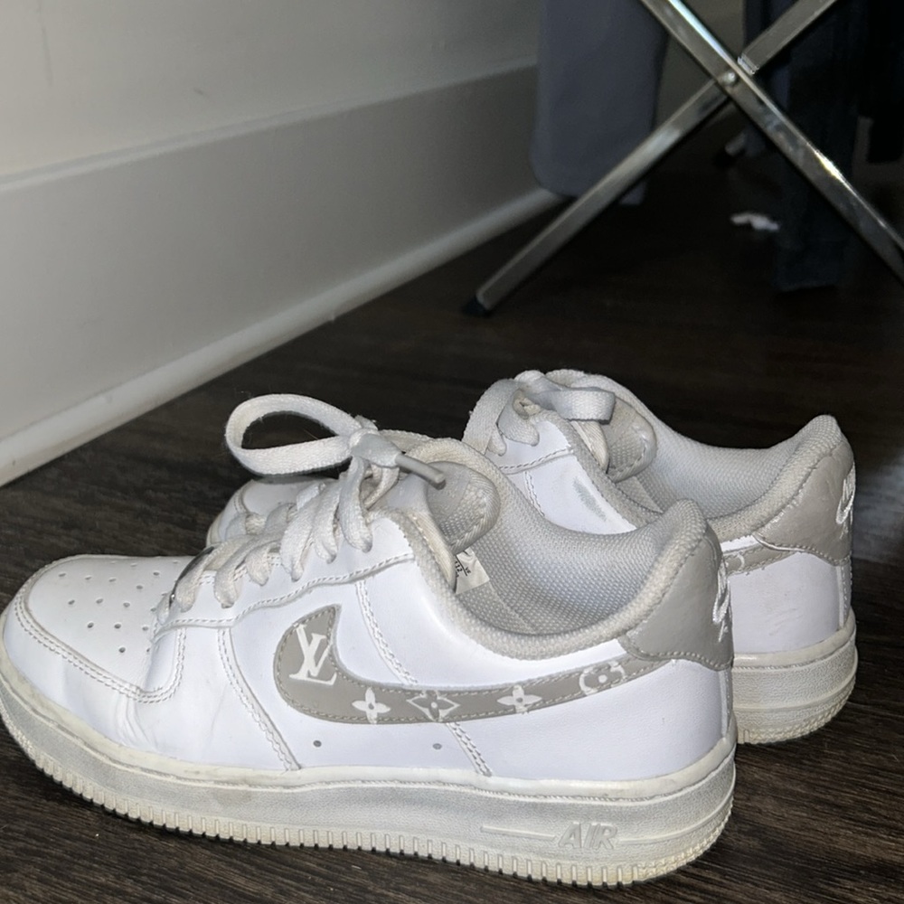 Women’s Nike Airforce 1s